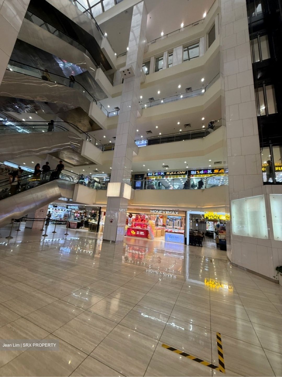 Lucky Plaza (D9), Shop House #561366771